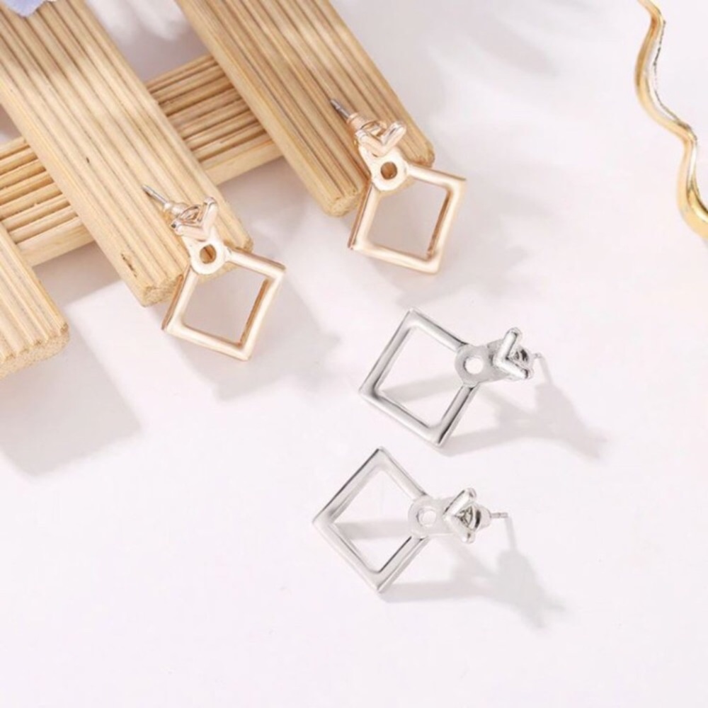 ⚜️[𝟯/$𝟭𝟴]⚜️Silver Square Simple 2 Earrings NEW - Picture 3 of 6